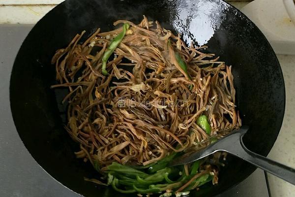 黄花菜（干）炒鸡蛋的做法图解4