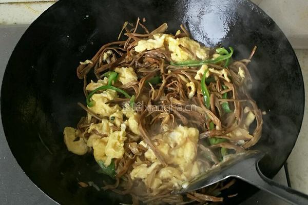 黄花菜（干）炒鸡蛋的做法图解5