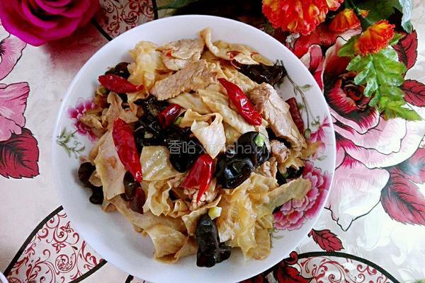 豆皮炒双耳的做法图解13
