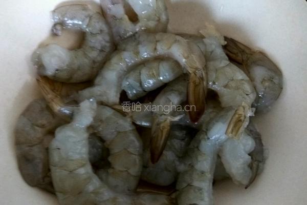 虾仁炒木耳的做法图解1