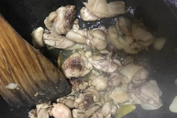鸡腿炒青椒的做法图解4
