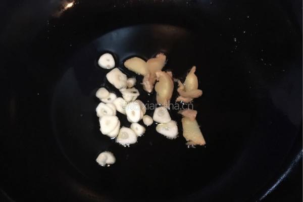 田螺肉炒青椒的做法图解5