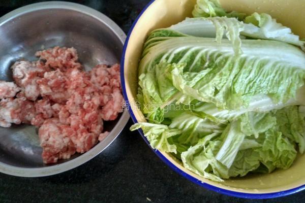 猪肉白菜饺子馅的做法图解2