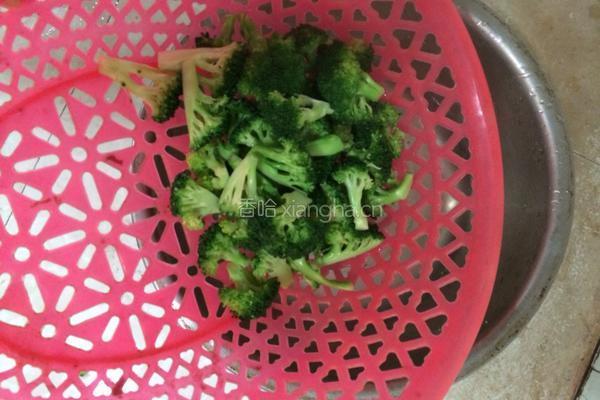 西蓝花炒肉丝的做法图解5