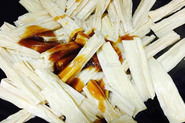 鲜虾腐竹焖白菜的做法图解5