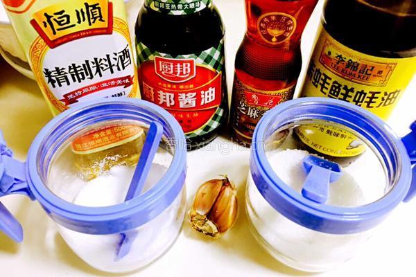 鲜虾腐竹焖白菜的做法图解9