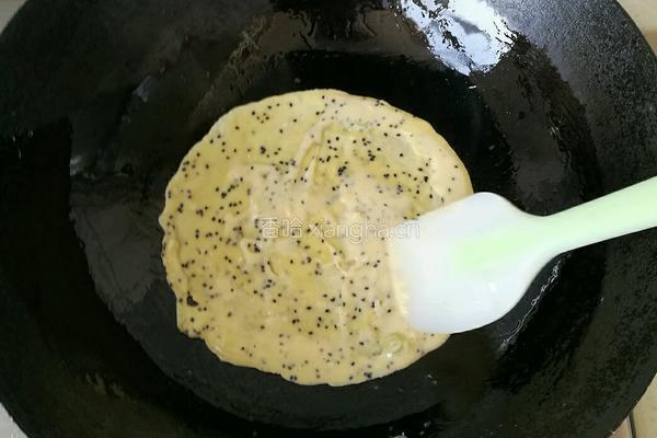 芝麻鸡蛋饼的做法图解5