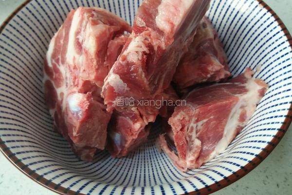 淮山玉米猪骨汤的做法图解1