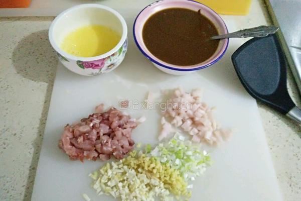 鸡蛋肉酱的做法图解1