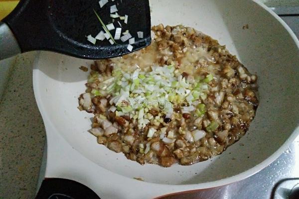 鸡蛋肉酱的做法图解5