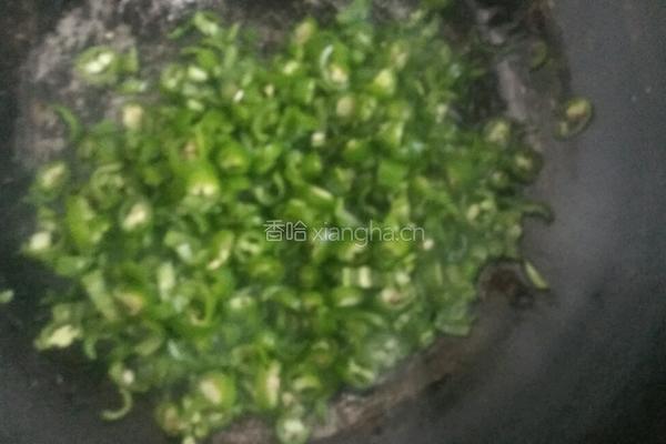 辣椒炒鸡蛋的做法图解5
