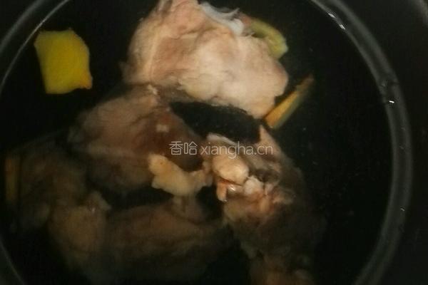 山药排骨汤的做法图解2