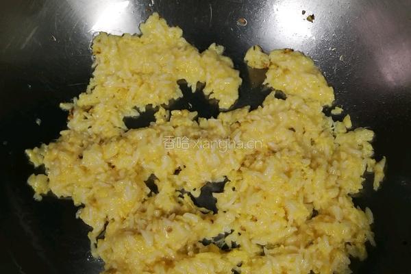 咖喱牛肉酱蛋炒饭的做法图解7