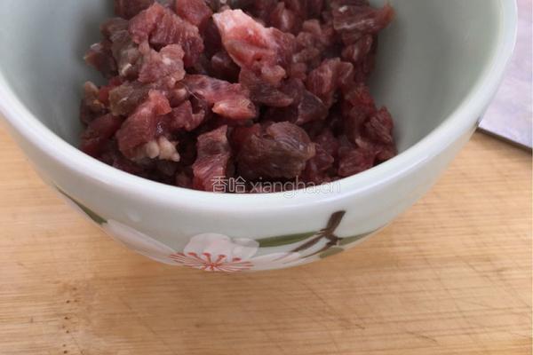 香辣牛肉酱的做法图解1