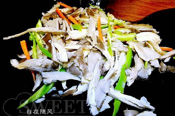 平菇肉丝的做法图解3