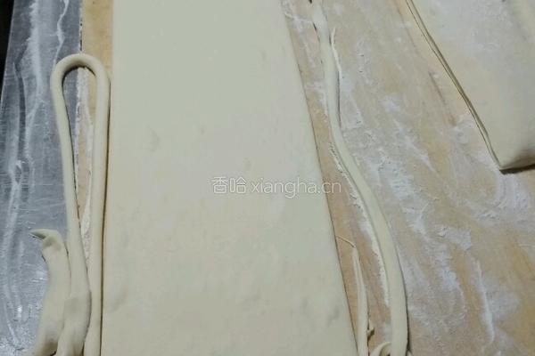 炸油条的做法图解6