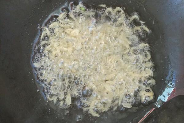 虾皮酱油炒饭的做法图解3