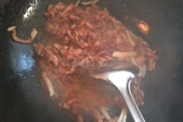 青椒榨菜肉丝面的做法图解2
