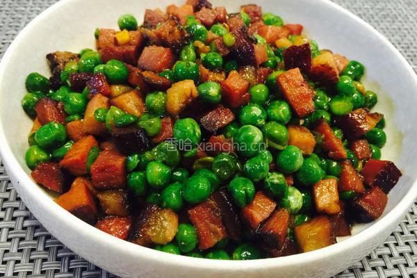 豌豆焖腊肉的做法图解9