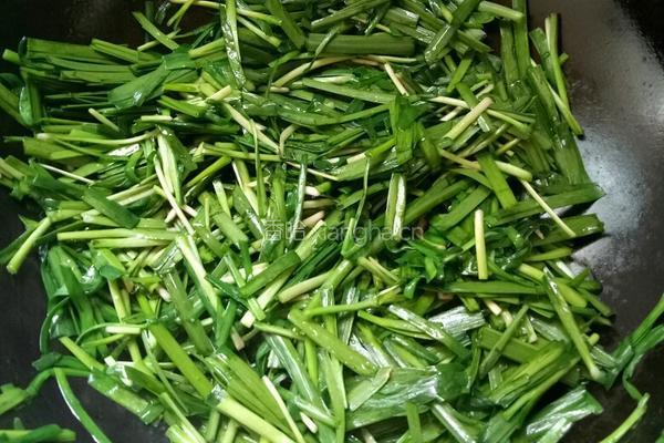 螺蛳肉炒韭菜的做法图解6