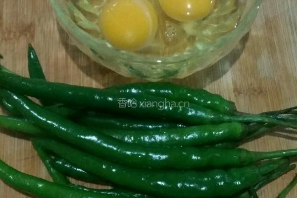 辣椒鸡蛋饼的做法图解1