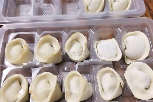猪肉白菜水饺子的做法图解8