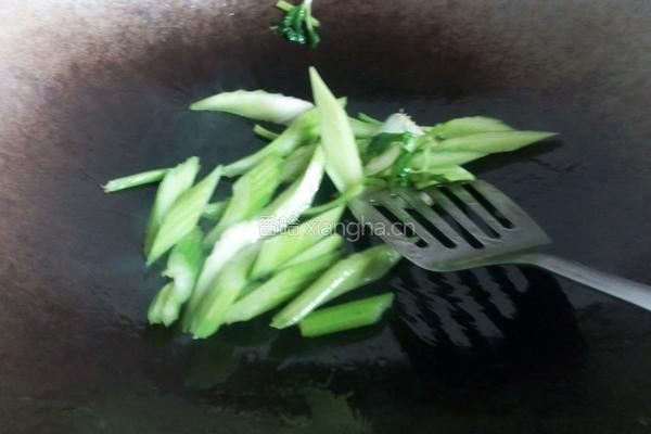 西芹炒章鱼的做法图解4