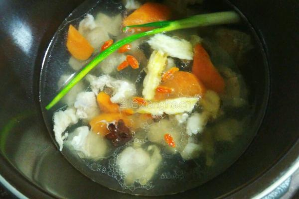 黄芪羊肉胡萝卜汤的做法图解11