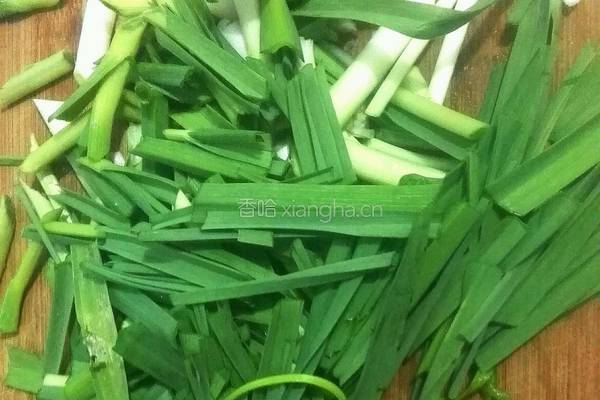 大蒜炒猪头肉的做法图解1