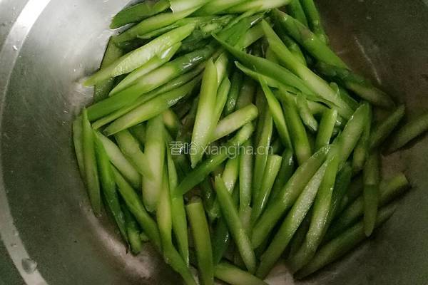 芦笋炒肉丝的做法图解4