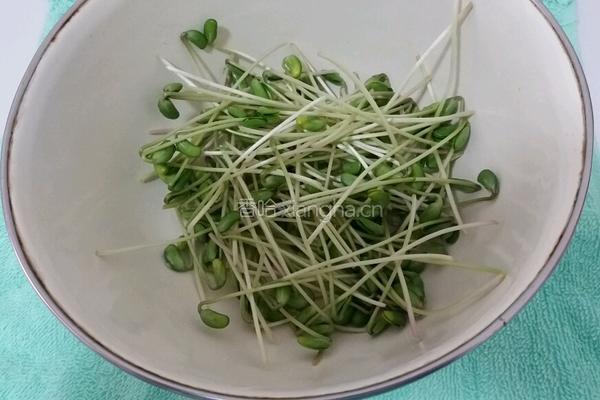 凉拌豆苗的做法图解2