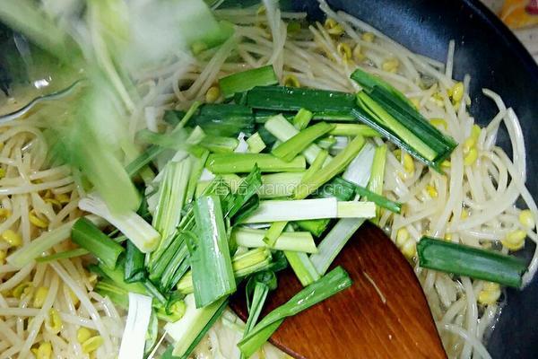 豆芽菜炒青蒜的做法图解9