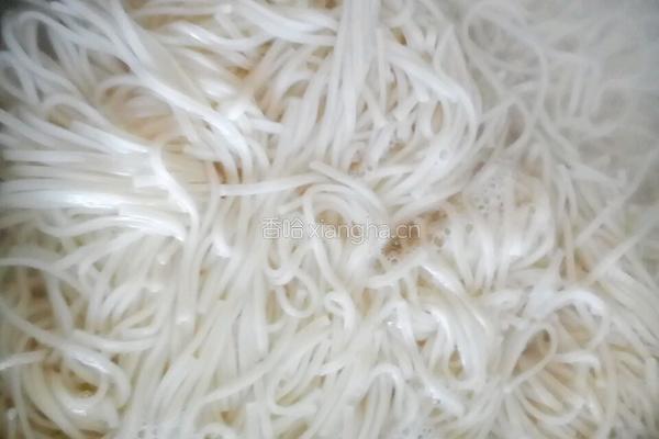尖椒肉丁打卤面的做法图解2