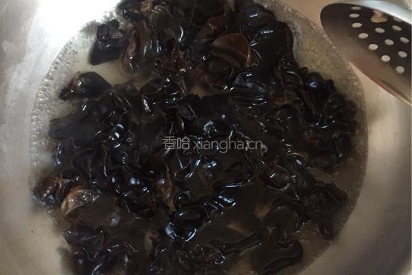 木耳蘸料的做法图解2