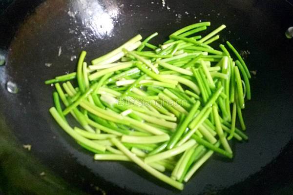 蒜薹鸡肉丝的做法图解6