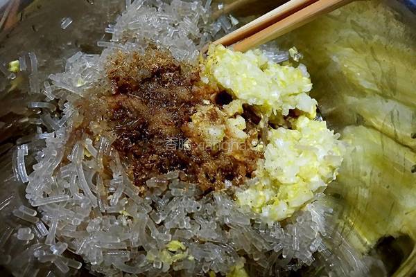 白菜粉条馅包子的做法图解7