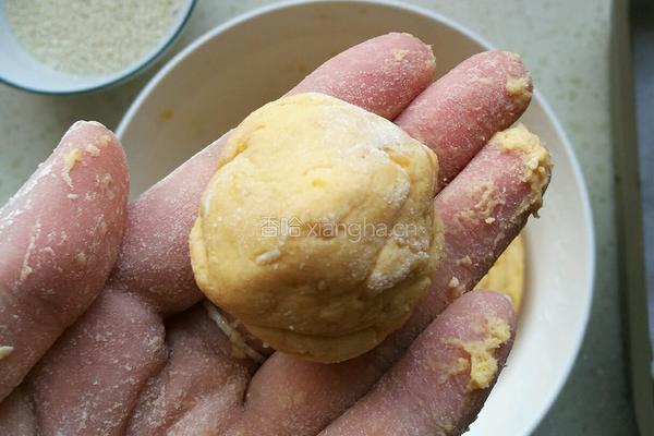 芝麻地瓜糯米饼的做法图解4