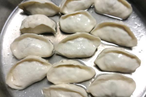 抱蛋煎饺的做法图解3