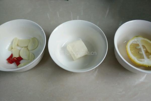 白葡萄酒黄油焗花甲的做法图解1