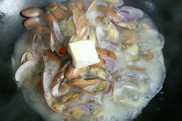 白葡萄酒黄油焗花甲的做法图解5