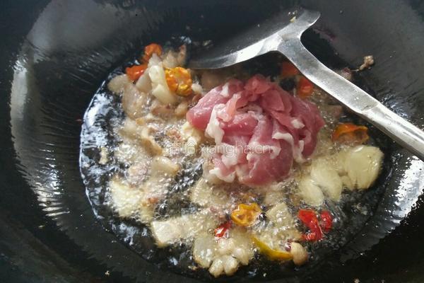 酸菜炒五花肉的做法图解11