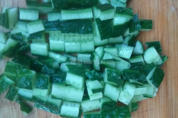黄瓜炒豆的做法图解2