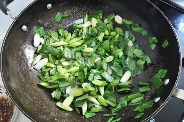 青蒜炒鸡蛋的做法图解6