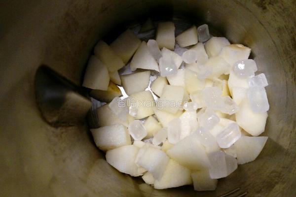 鲜榨冰糖雪梨汁的做法图解4