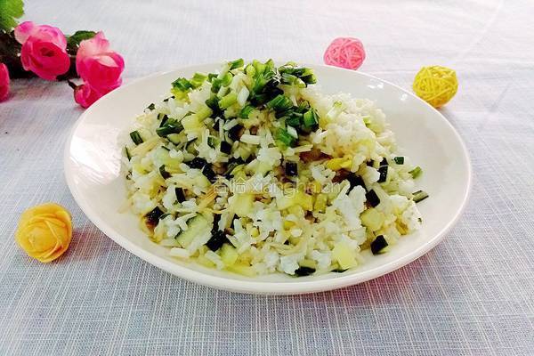 黄豆芽黄瓜炒饭的做法图解9