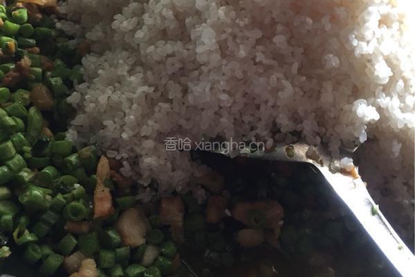 长缸豆肉丁焖饭的做法图解12