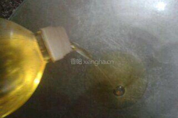 玉米鲫鱼汤的做法图解2