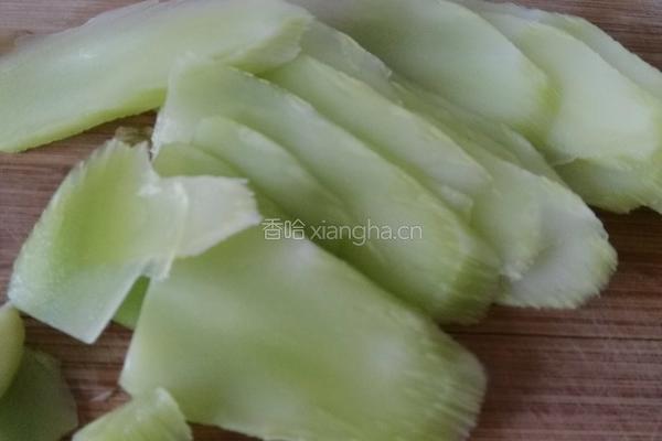 蝉衣莴笋肉丝的做法图解2