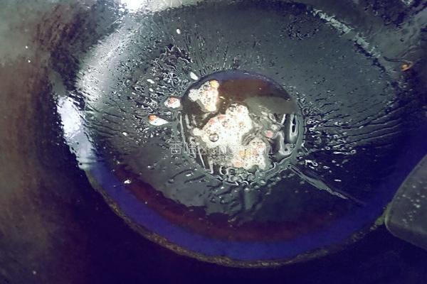 辣椒炒鸡蛋的做法图解4