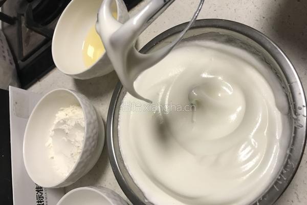 戚风蛋糕的做法图解9
